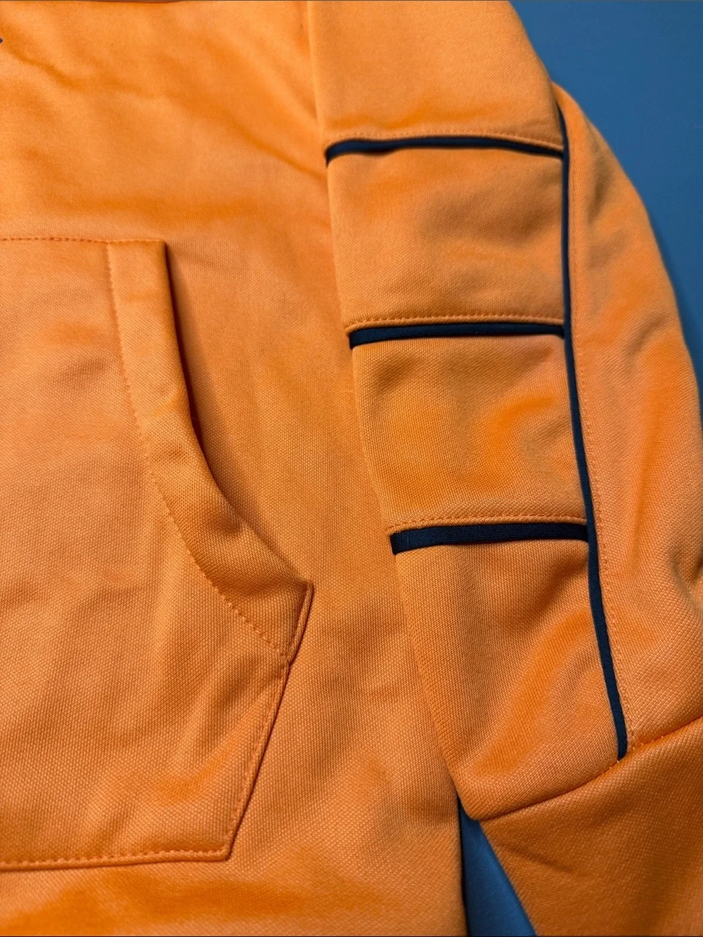 🦫 Kid’s Colosseum Oregon State Orange Sweatshirt with Black Trim. Size: XS/6-7